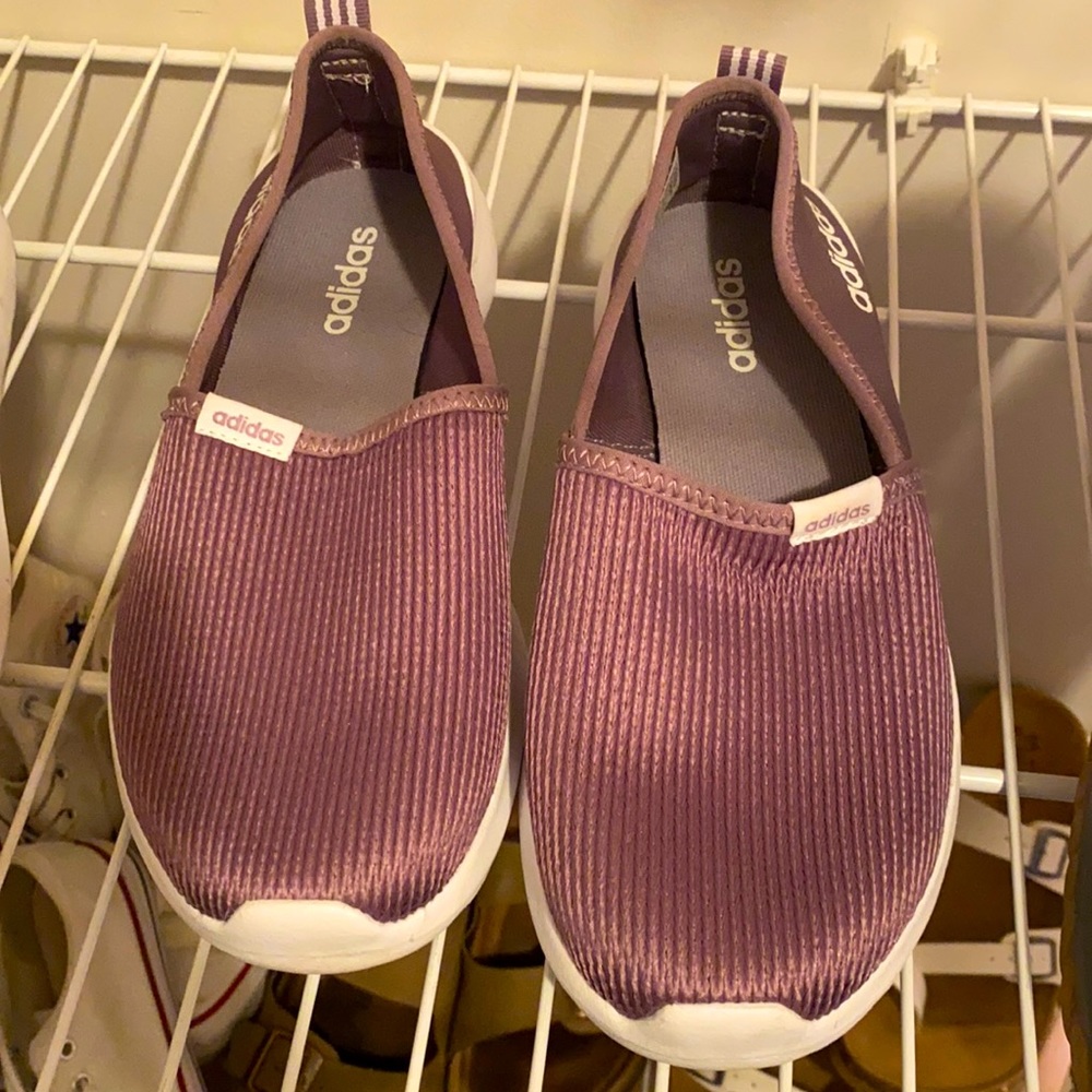 Adidas shoes size 6, worn once. excellent condition